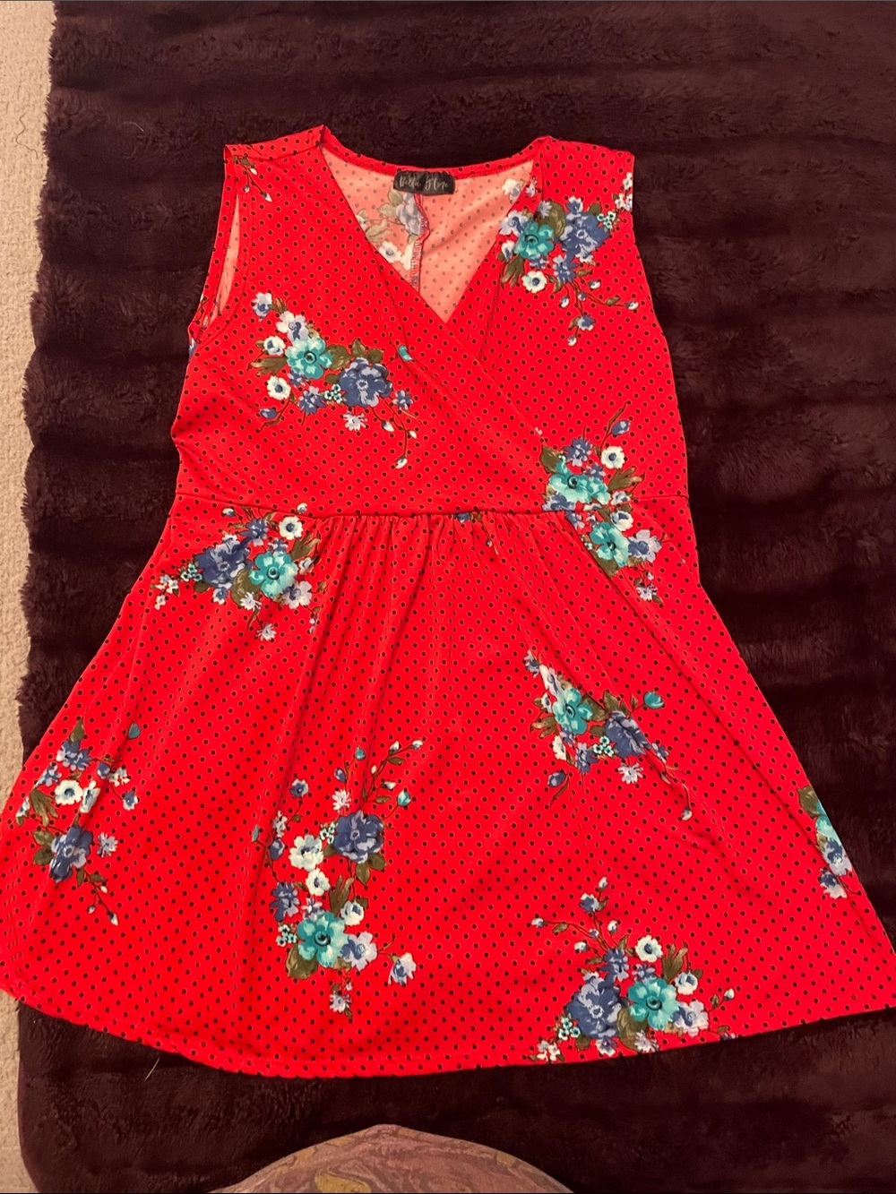 Sleeveless Red Floral V‑Neck Casual Top
